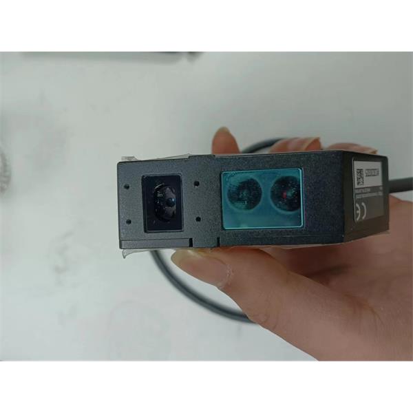 日本KEYENCE基恩士LK-G5000高精度CMOS激光位移傳感器感測頭LK-H082